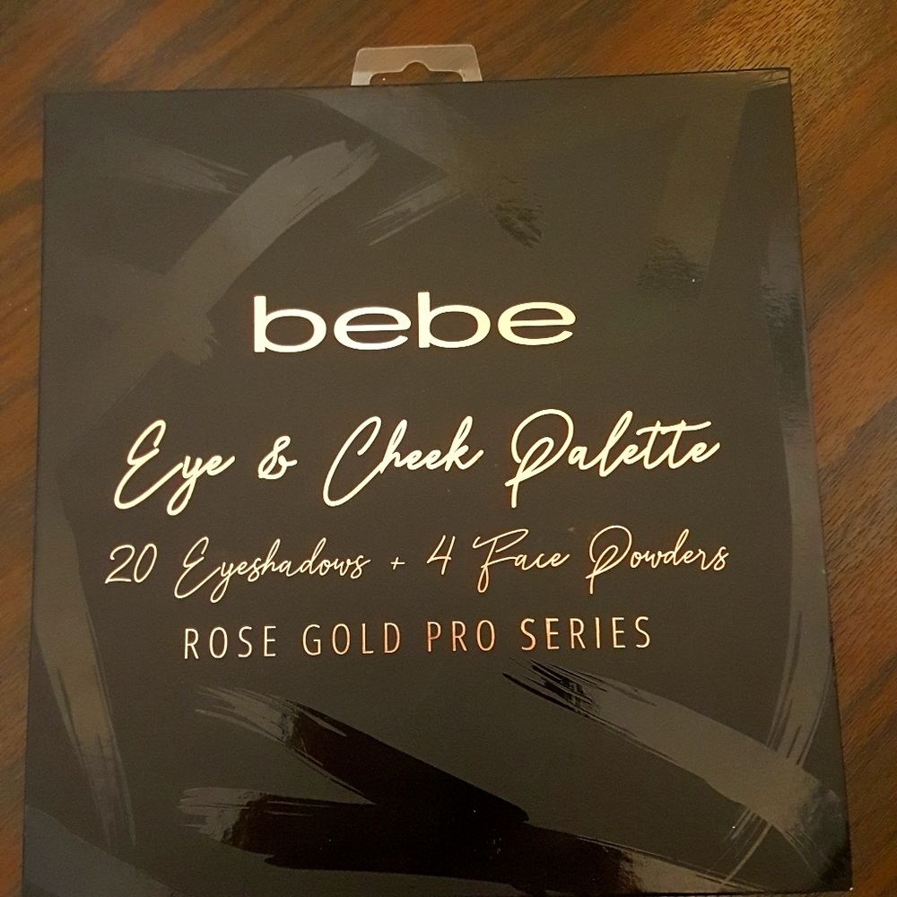Bebe eye & cheek palette 20 eyeshadows 4 powders